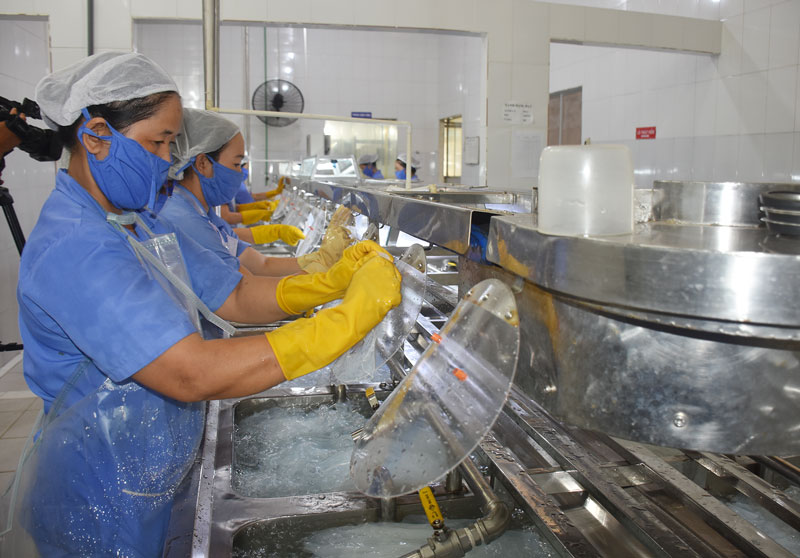 Lập danh sách các đơn vị điều tra, trong đó có 4.036 doanh nghiệp, hơn 80 ngàn đơn vị cá thể