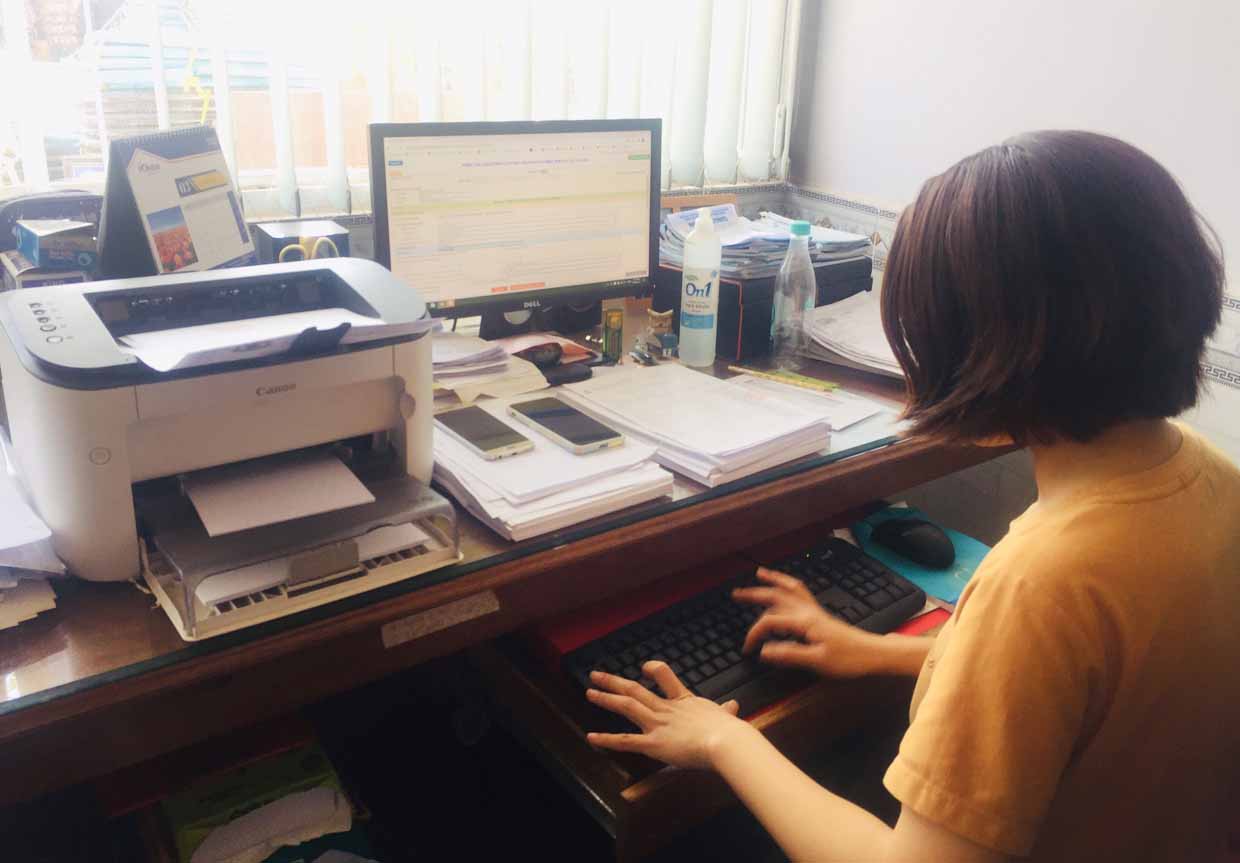 Nhân viên Công ty TNHH một thành viên Mười Sương (xã Ia Khươl, huyện Chư Păh) đăng nhập hệ thống kê khai trực tuyến thông tin doanh nghiệp