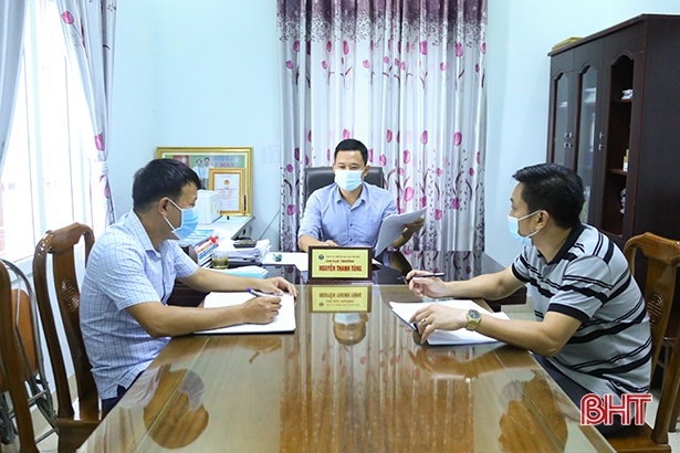 Ban chỉ đạo TĐT thành phố Hà Tĩnh họp bàn với đội ngũ giám sát viên, điều tra viên để có giải pháp xử lý đối với các doanh nghiệp chậm kê khai thông tin