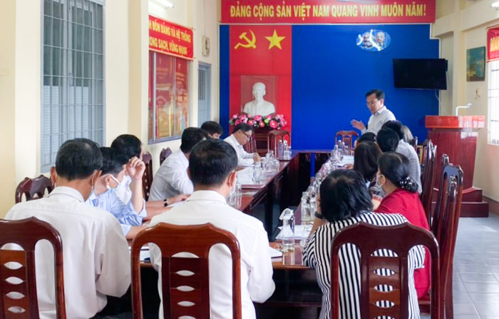 Quang cảnh buổi làm việc