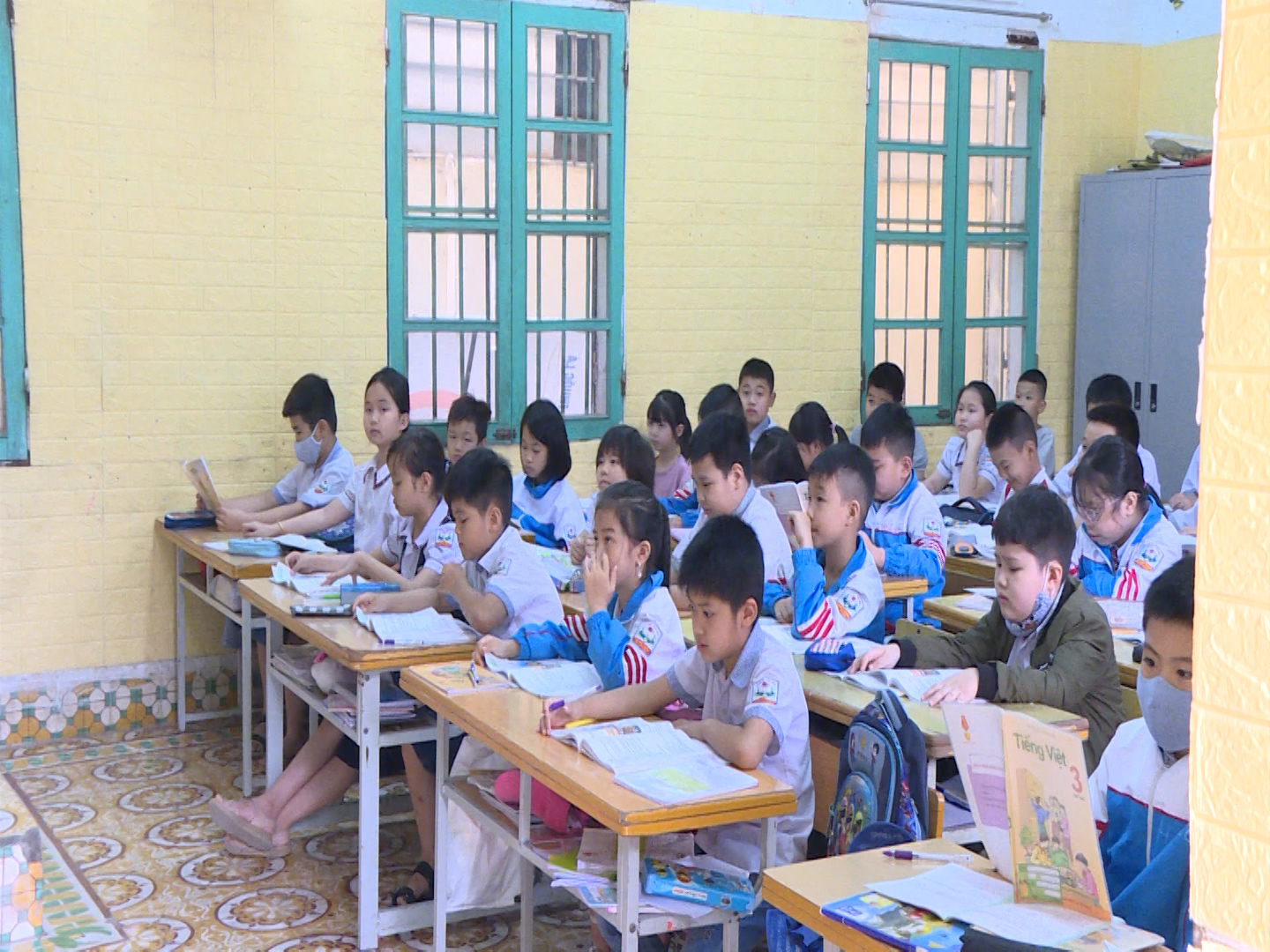 Đoàn công tác của Tổng cục Thống kê kiểm tra tại trường Tiểu học Quang Trung