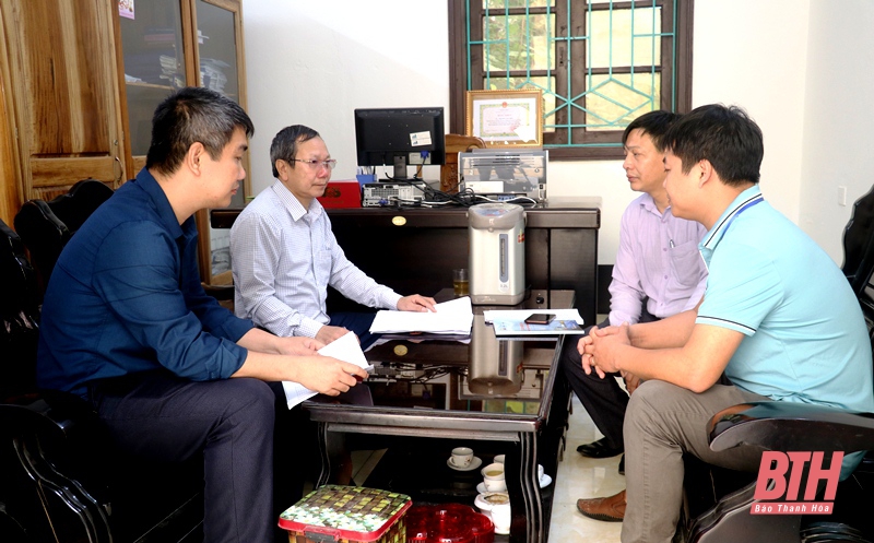 Đoàn công tác Cục thống kê tỉnh giám sát, làm việc tại Chi cục Thống kê huyện Thạch Thành