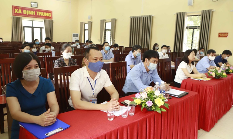 Đồng chí Hà Thị Hồng Nhung, Cục trưởng Cục Thống kê tỉnh, Phó Trưởng Ban chỉ đạo Tổng điều tra kinh tế năm 2021 phát biểu chỉ đạo triển khai Tổng điều tra kinh tế giai đoạn 2.