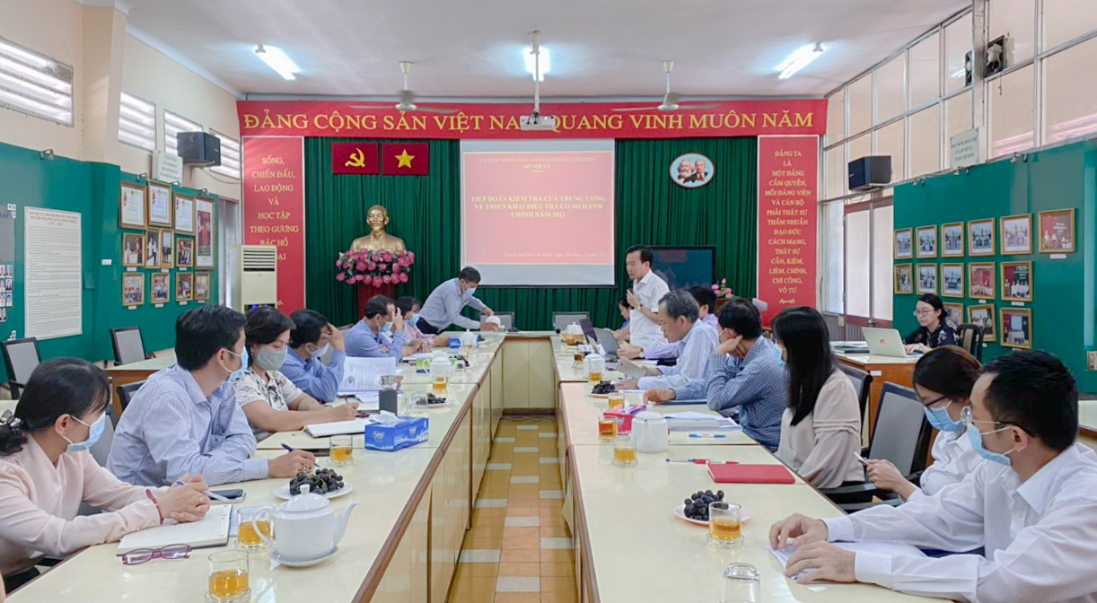 Quang cảnh buổi làm việc