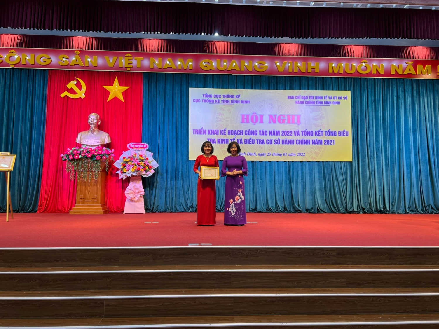 Hội nghị Tổng kết Cục Thống kê Bình Định