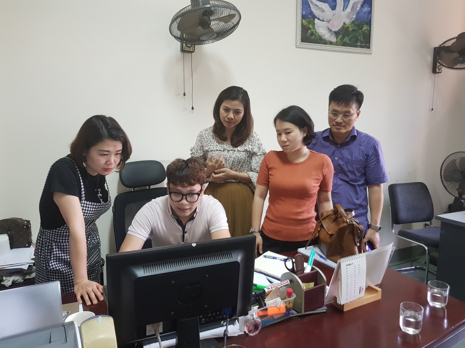 Đoàn công tác làm việc tại Đoàn kịch nói Hải Phòng